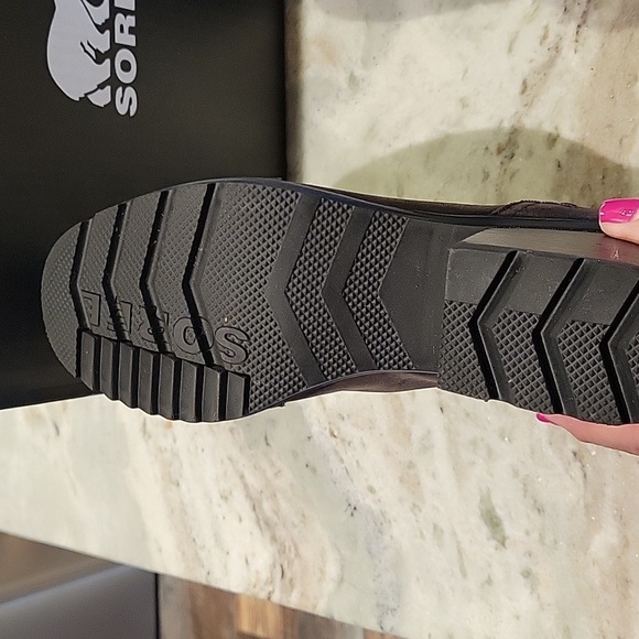 Sorel Cate Leather Chelsea short boots - Picture 7 of 8